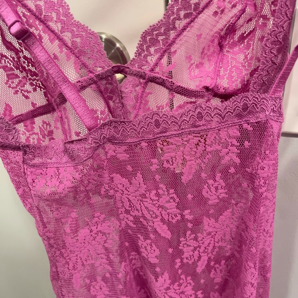 Lingerie - Picture 3 of 6